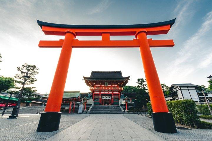 伏見稲荷神社:オーディオウォーキングツアーで1,000の鳥居を探索する