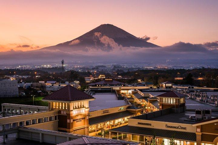 東京 : 富士山、忍野八海、御殿場アウトレット1 日帰りバスツアー