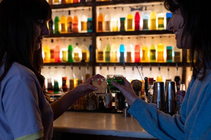 アテネ中心部ウォーキングツアー（プラカとローカルマーケット付き）