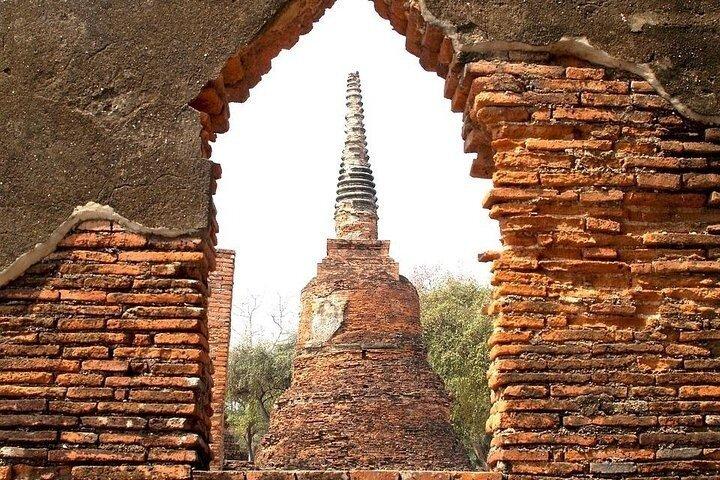 バンコク発 アユタヤ ユネスコ寺院スモールグループ日帰りツアー