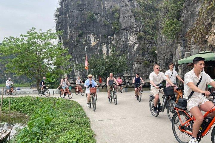 タムコック・ヒドゥンバイクツアー：田舎の村、田んぼ、アヒル農場