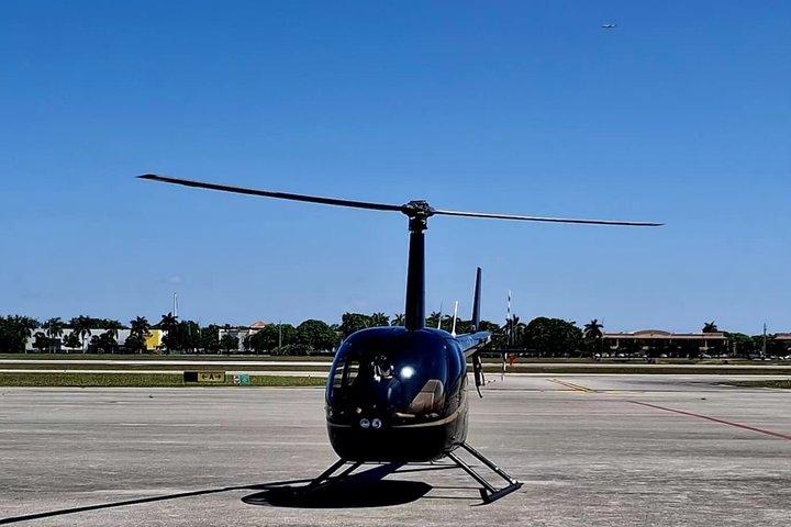 Miami helicopter tour with a French-speaking guide