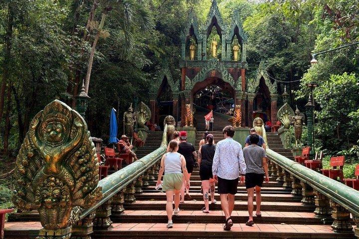 シェムリアップからのピクニックランチ付きクーレン山の滝ツアー