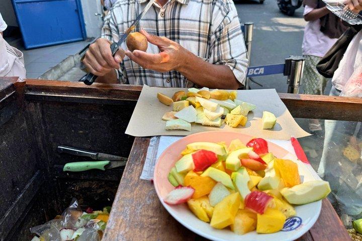 グロドク・ストーリー・ジャカルタフードツアー 13品以上試食付き