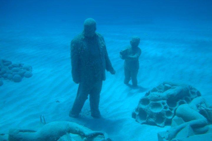 Discover Scuba Diving with Turtles and Underwater Sculptures