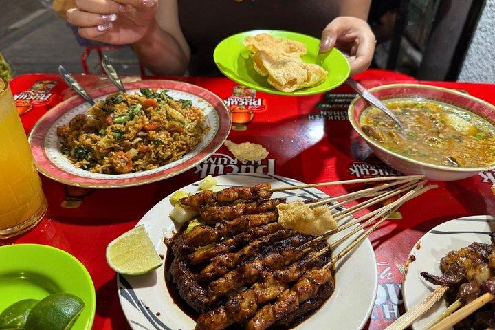 ジャカルタの夜のフードツアー 15品以上の試食付き