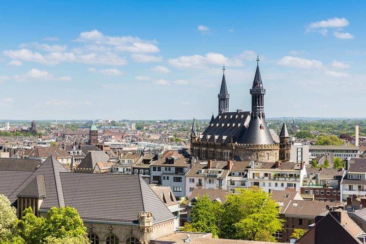 Hello Aachen: Private 2-Hour Intro City Walk with Local Guide