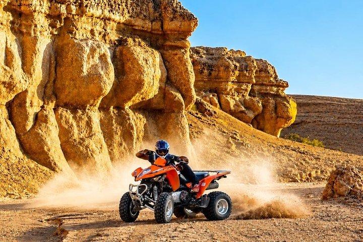 Agafay Desert: Middag + show med fyrhjuling och solnedgång Camel Ride