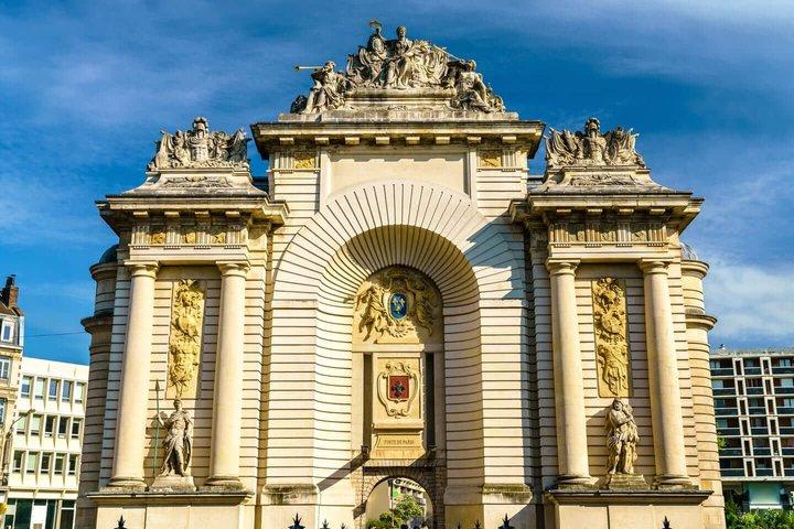 Hello Lille: Private 2-Hour Intro City Walk with Local Guide