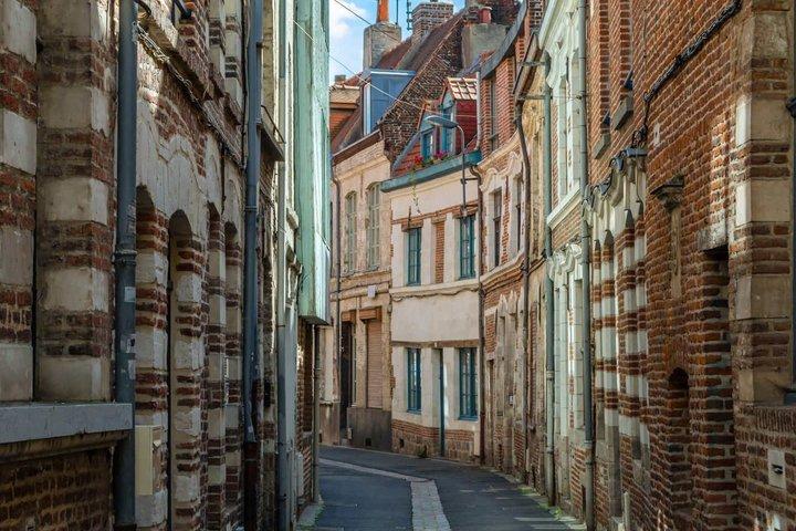 Hello Lille: Private 2-Hour Intro City Walk with Local Guide