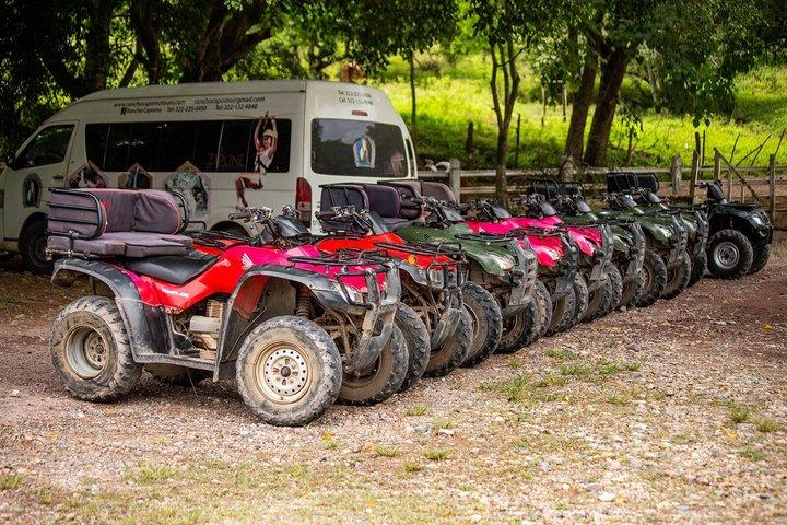 バジャルタでの ATV とジップラインを組み合わせた乗馬。