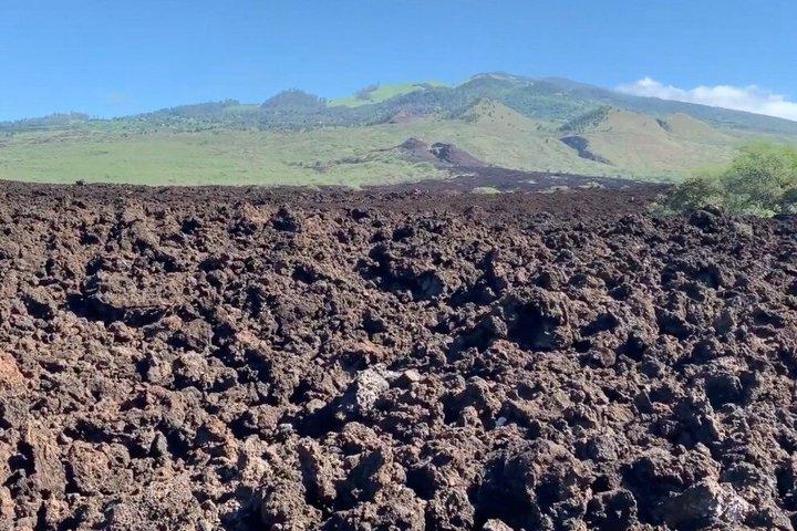Fun! Open-Air Black Sand Beach & Lava Fields Sight-Seeing Tour!