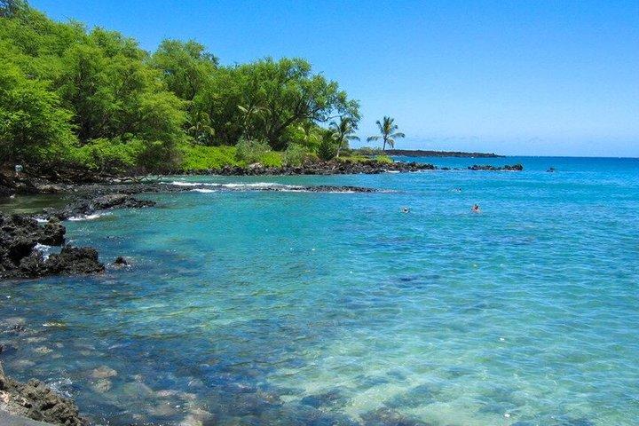 Fun! Open-Air Black Sand Beach & Lava Fields Sight-Seeing Tour!