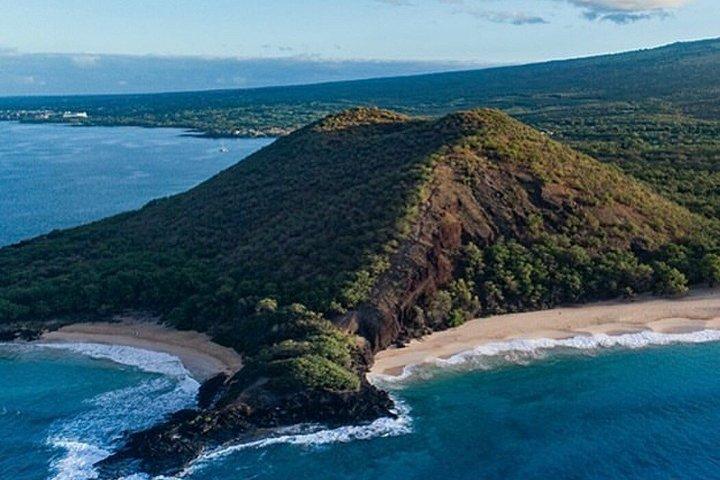 Fun! Open-Air Black Sand Beach & Lava Fields Sight-Seeing Tour!