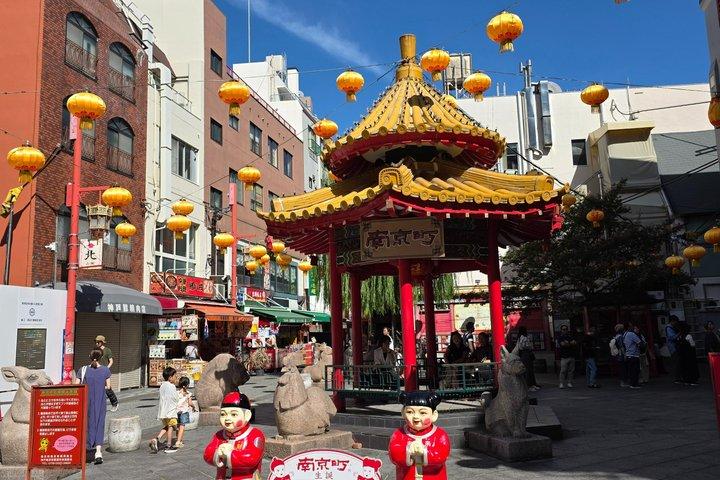 大阪発、姫路と神戸のプライベートツアー(スペイン語)