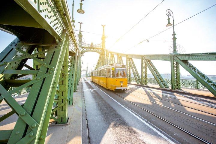 ガイド付きのウィーン、ブラチスラバ、ブダペストへの日帰り旅行
