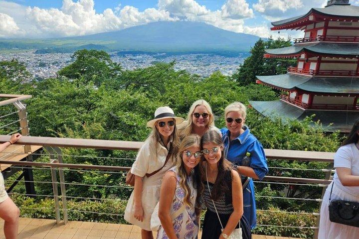 Privat tur til Fuji-bjerget med besøg på whiskydestilleri fra Tokyo