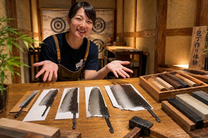 京都：嵐山でのオーダーメイド日本語刀製作ワークショップ