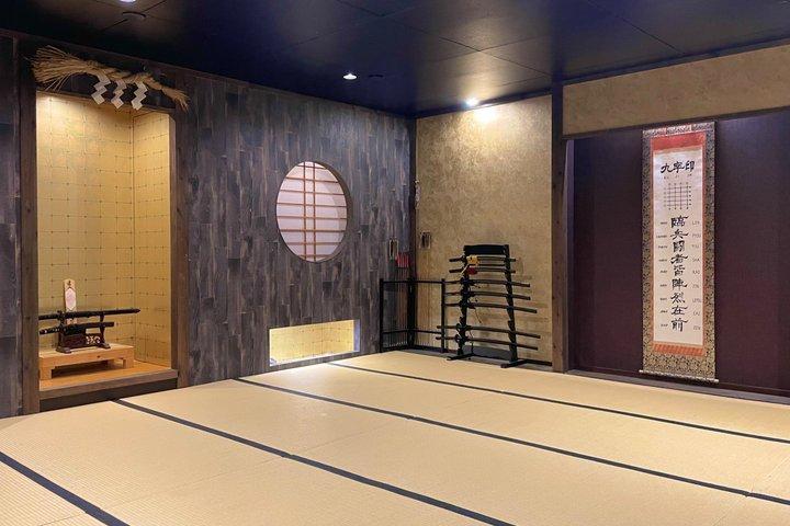 京都でのアーティストとのプライベートな日本語の禅書道体験
