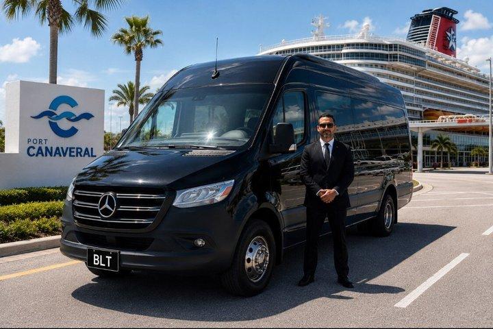 プライベート14人乗りバン：オーランドからポートカナベラルへ