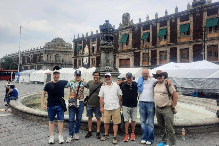 メキシコシティ歴史地区ツアー：アステカから近代メキシコへ