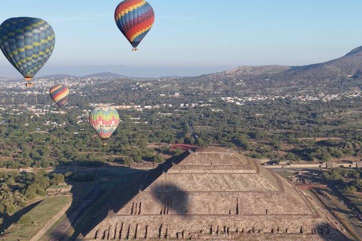 Balloon flight, Mexico City transport, Cave breakfast, Pyramids
