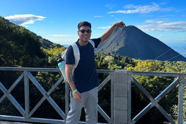サンタアナ火山ハイキング＆コアテペケ湖：オールインクルーシブ日帰りツアー