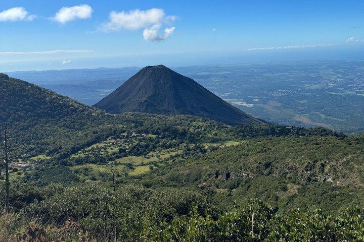 サンタアナ火山ハイキング＆コアテペケ湖：オールインクルーシブ日帰りツアー