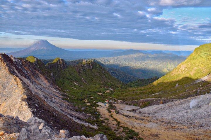 シバヤク山サンライズハイキングまたはベラスタギからの日帰りハイキング