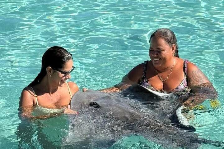 Activity/Excursion Lagoon Tour to Moorea by Canoe 6 hours