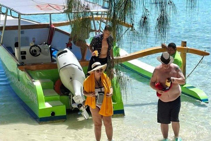 Activity/Excursion Lagoon Tour to Moorea by Canoe 6 hours