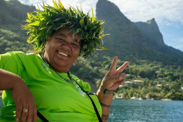 Activity/Excursion Lagoon Tour to Moorea by Canoe 6 hours