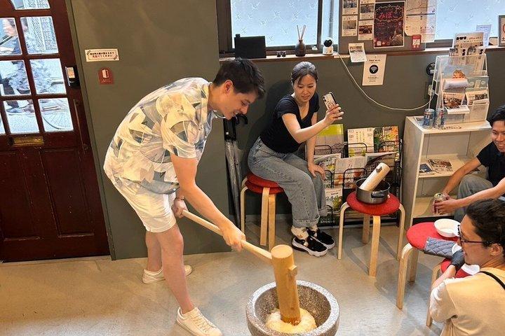大阪：もちつきと抹茶作りをJP最長通りで