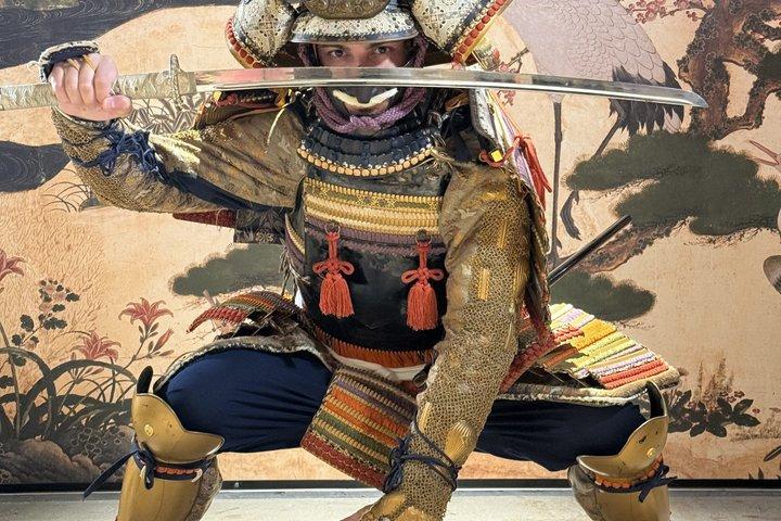 京都サムライ甲冑体験：抹茶、書道、写真撮影
