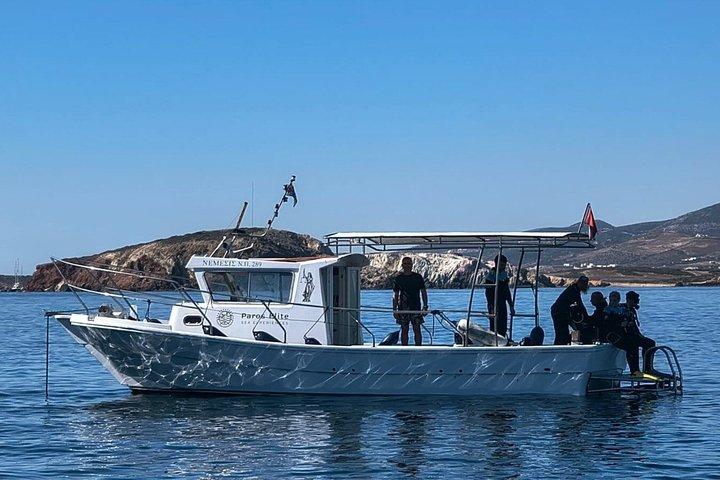 パロスでのプライベート釣り＆シュノーケリングボート体験