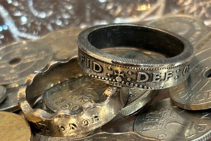 Experiencia de fabricación de anillos de monedas japonesas en Takayama