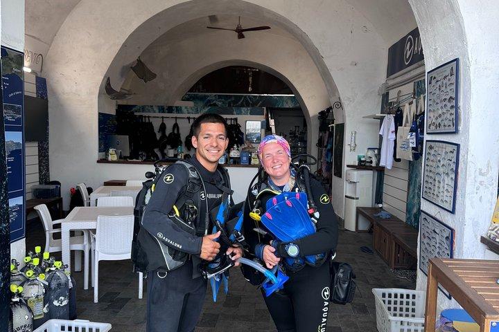 ソレントの水中世界を探検しよう：3時間 PADI 午後体験ダイビング