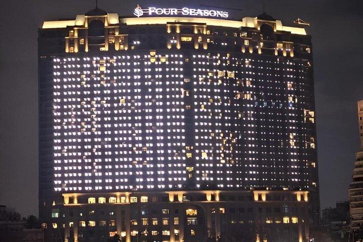 VIPカイロナイル川ディナークルーズ（ベリーダンス、タヌーラ付き）