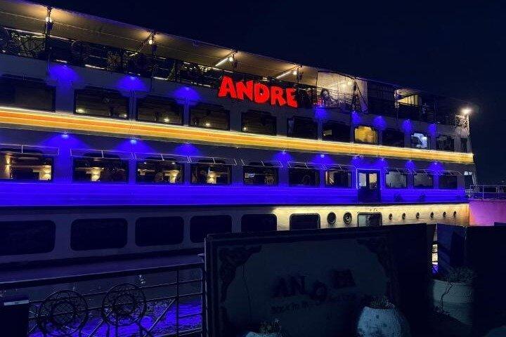 VIPカイロナイル川ディナークルーズ（ベリーダンス、タヌーラ付き）