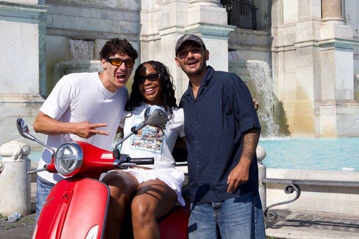 Roma Vespa Tour La Dolce Vita Experience and Photo Shoot