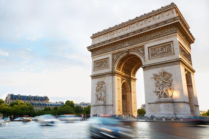 Paris 10+ Sights: Montmartre & Sacré-Coeur Walking Tour