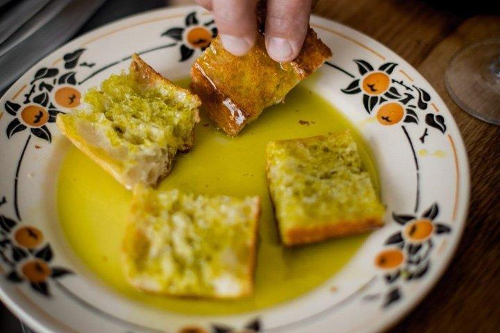 パルマ近郊の中世の村で味わうパスタ、トリュフ、ワイン