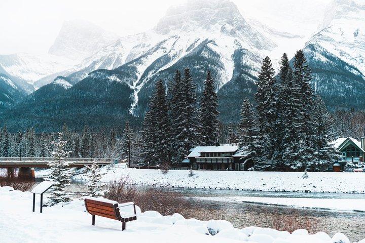 Banff Top 10 Iconic Spots Tour with Local Expert Guide