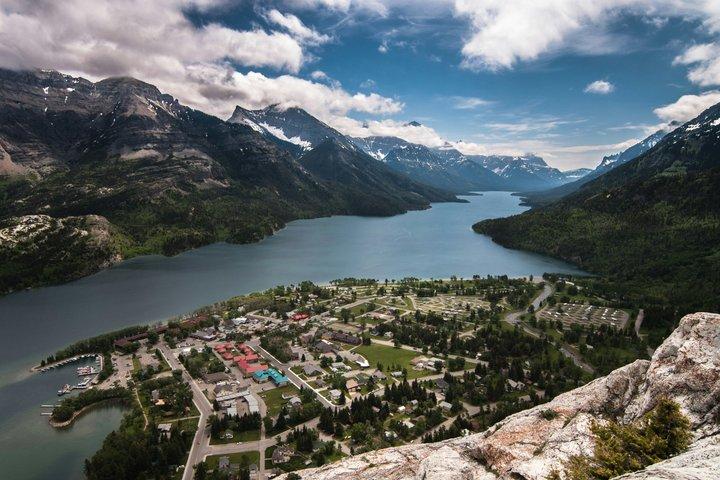 Tour privato di un giorno al Parco Nazionale di Waterton da Calgary