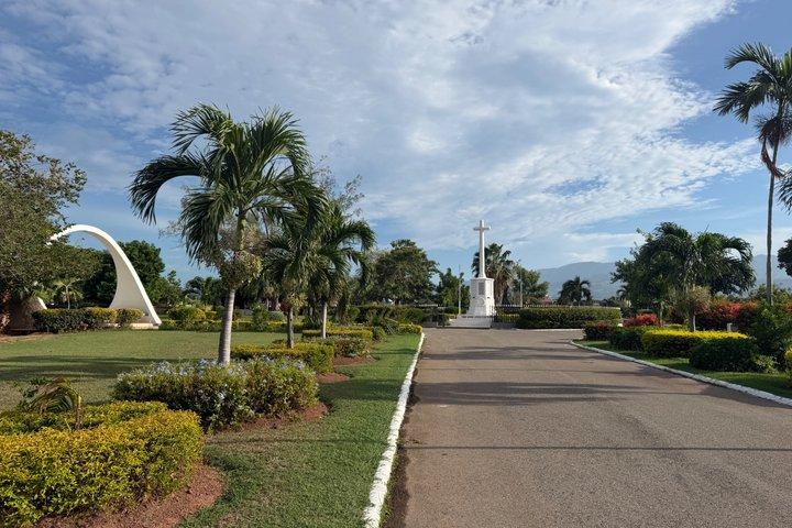 Private Kingston & Bob Marley Tour from Montego Bay: Customizable