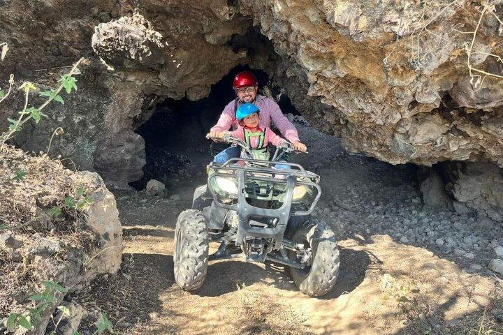 Teotihuacán ATV, Pyramids on Foot and cave