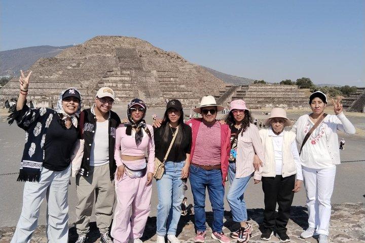 Teotihuacan Pyramids Private without tricks in the morning