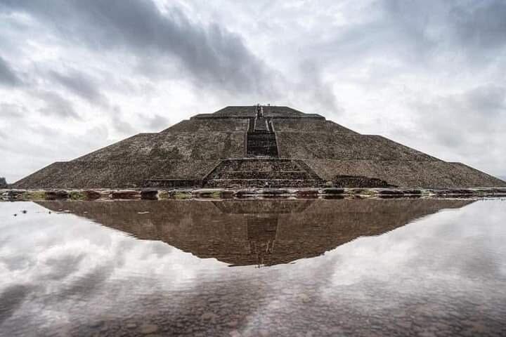 Teotihuacan Pyramids Private without tricks in the morning