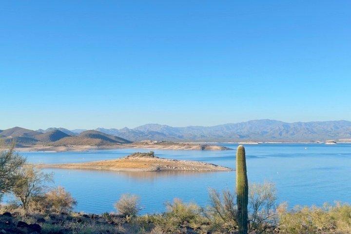 Lake Pleasant Pontoon Cruise with Captain