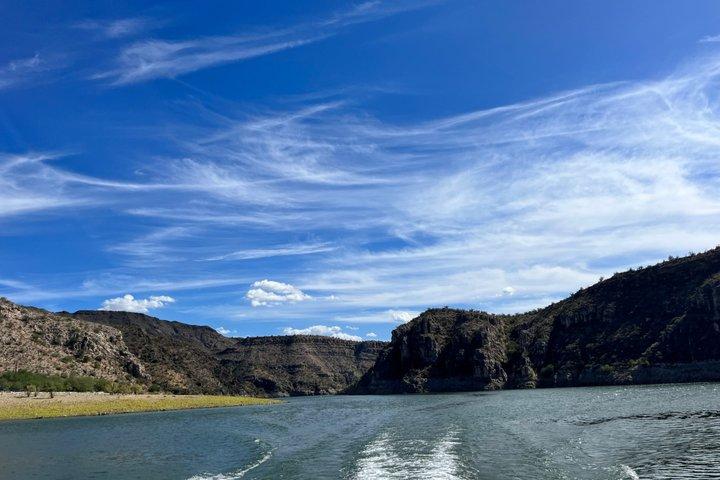 Lake Pleasant Pontoon Cruise with Captain